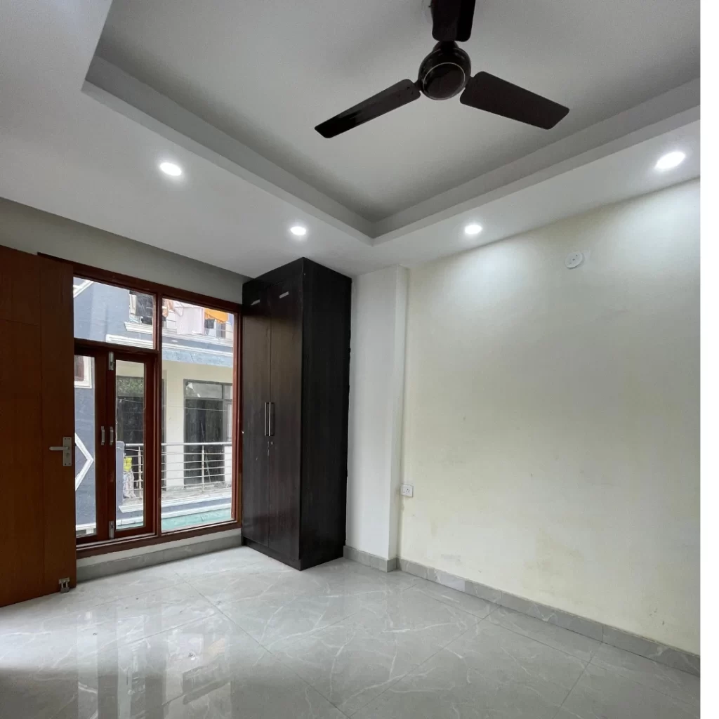 2BHk near main road in Rajpur Khurd Extension
