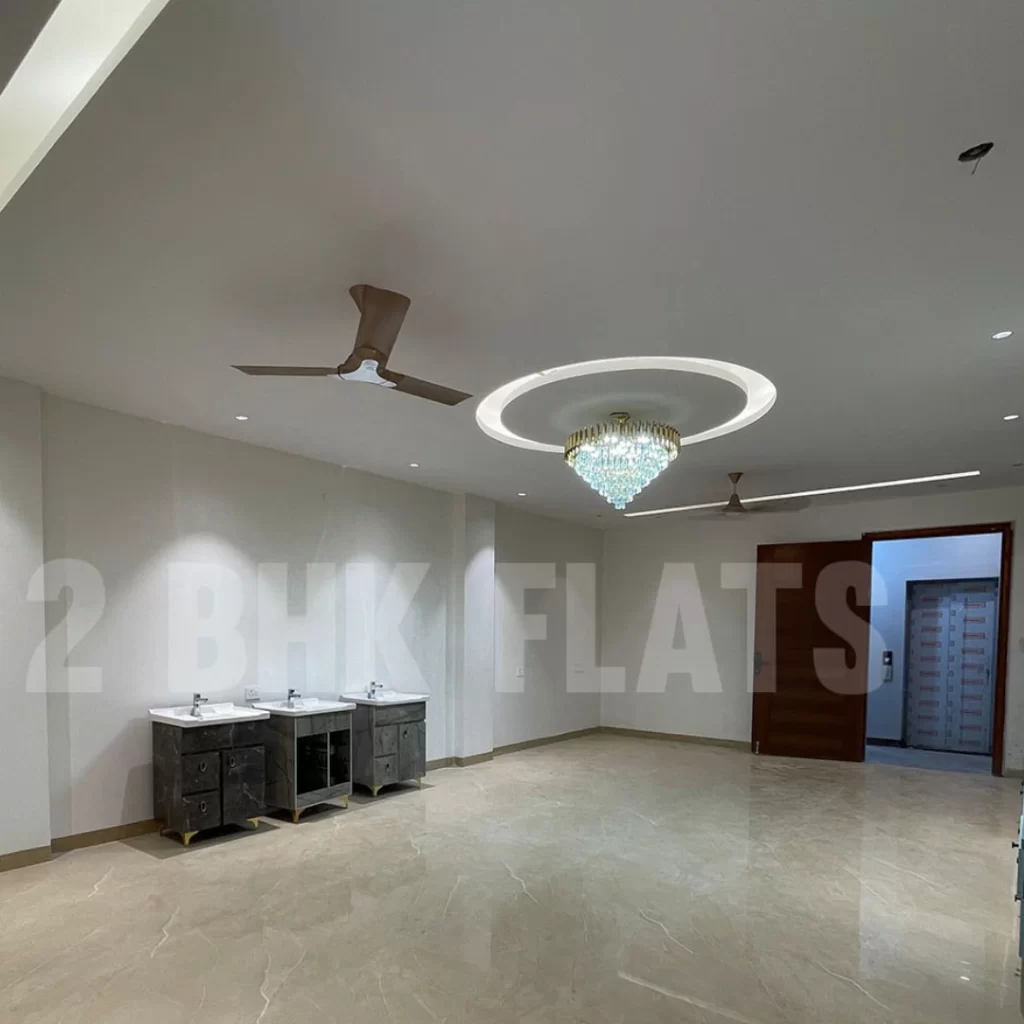 Ready To Move 4 BHK flat in Manchanda