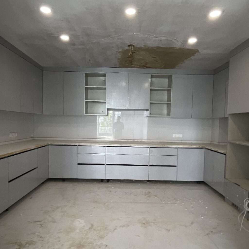 4 BHK Flat In Satbari